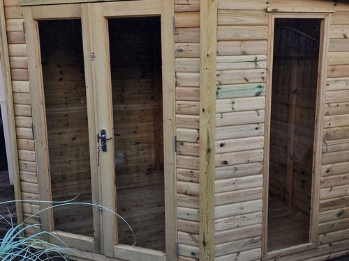 Corner Summerhouse 21